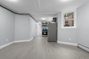 27205516