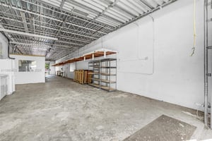29595572