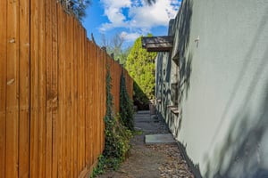 27606439