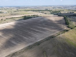 27568647