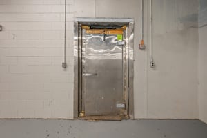 27589624