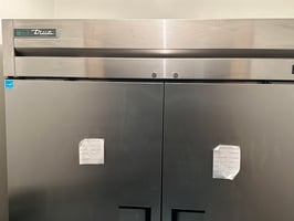 27607960