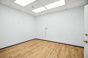 27628556