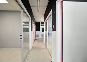 27628550