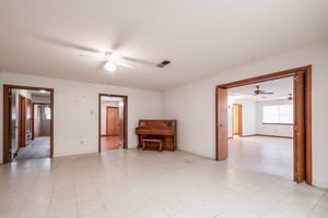 27821562
