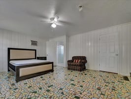 27885042
