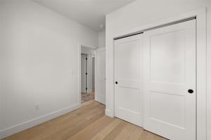27893685