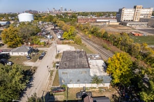 27900532