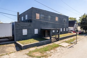 27900528