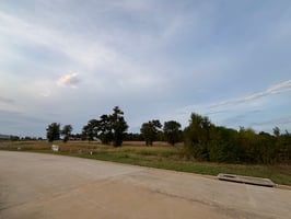 27900557
