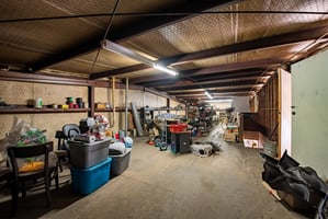 27906370