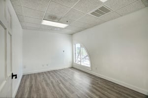 27907823
