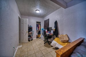 27916581