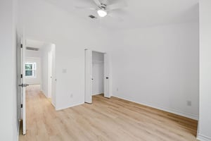 27924585