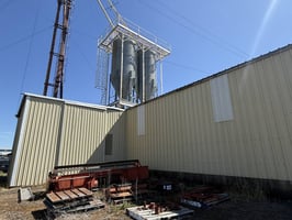 28001647