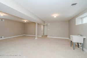 30081555