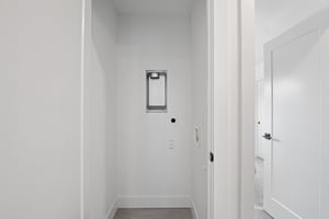 33686259