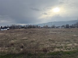 31652076
