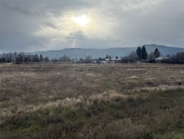 31652074