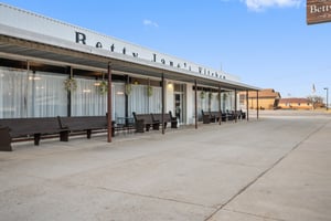 28690372