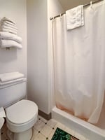 31526972