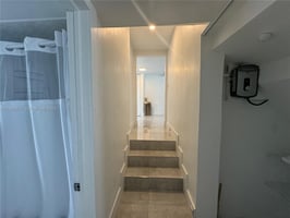 28983648