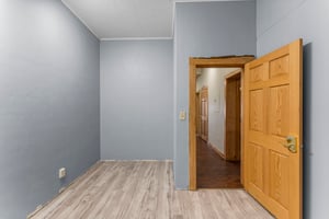 28878404
