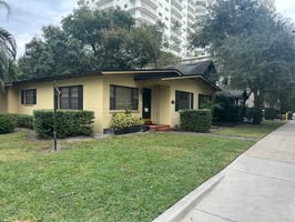 28879562
