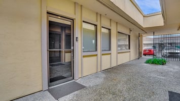 28895630