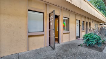 28895620