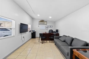28898678