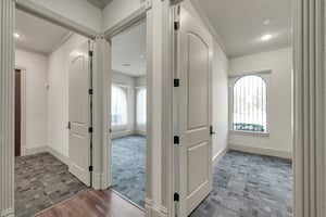 28900484