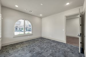 28900476