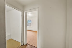 28911134