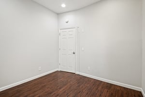 28946952