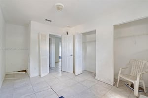 29037605