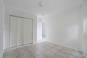 29037642