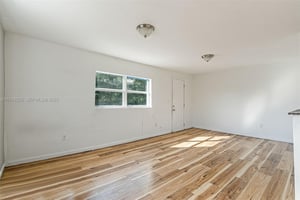28994253