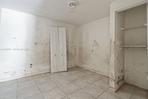 29037584