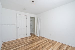 28994246