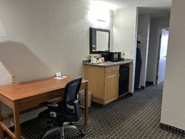 29008572