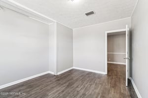 29025684