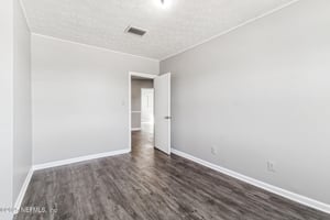 29025685