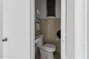 29025600