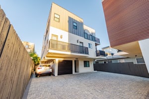 29045194