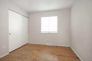 29578400