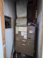 29581835