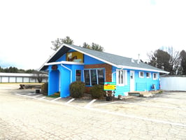 31703687