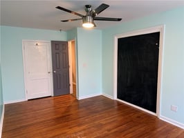 29372318