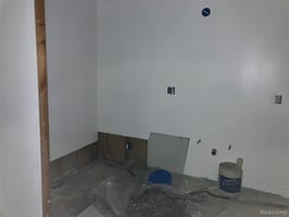 29381372